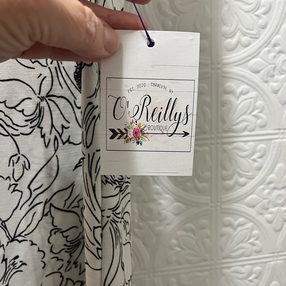 NWT SEW IN LOVE black & white floral blouse | L - Picture 10 of 10